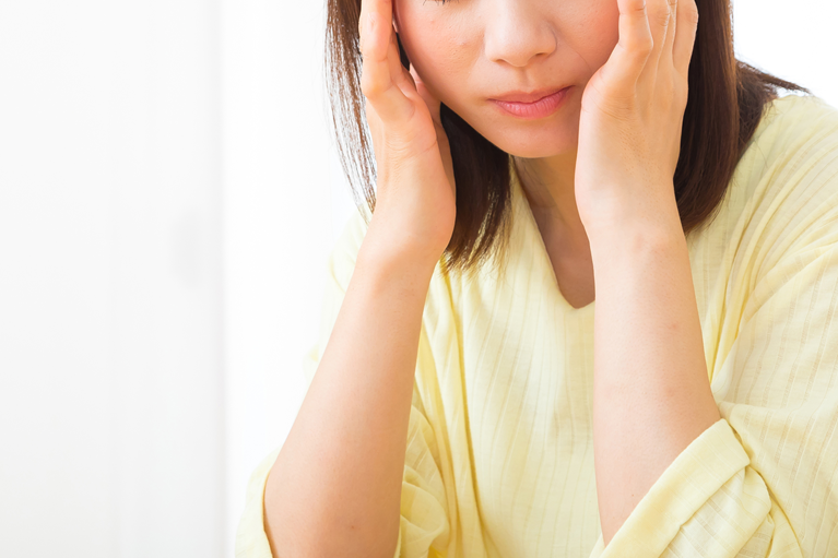 頭痛と吐き気は危険のサイン？